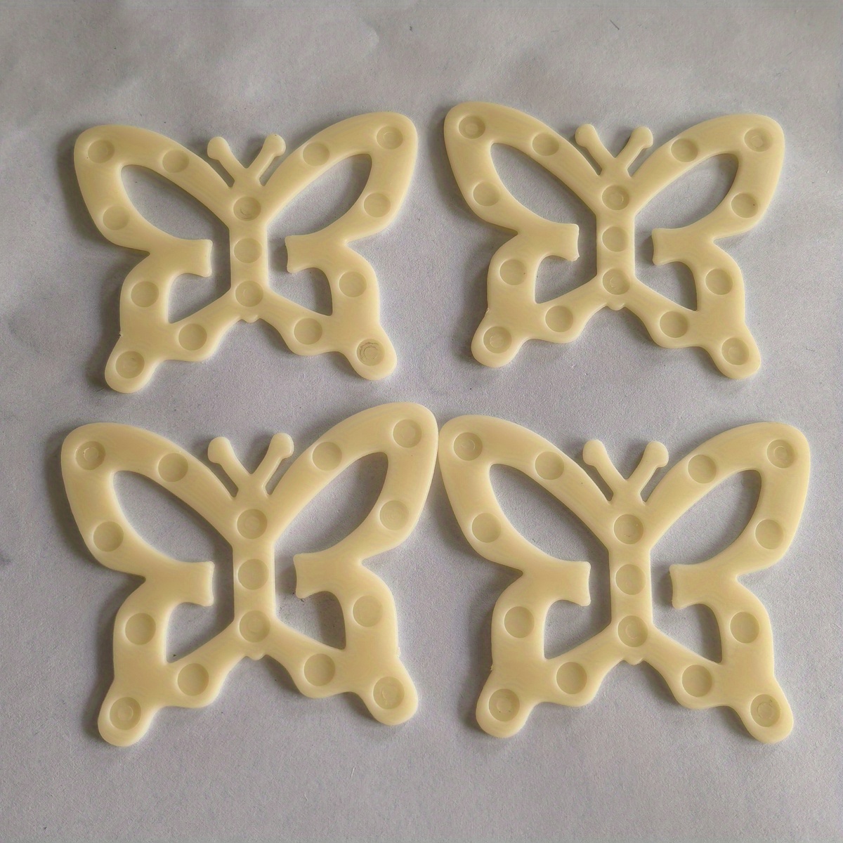 4pcs Butterfly Back Bra Control Clips Anti light Cross Buckles
