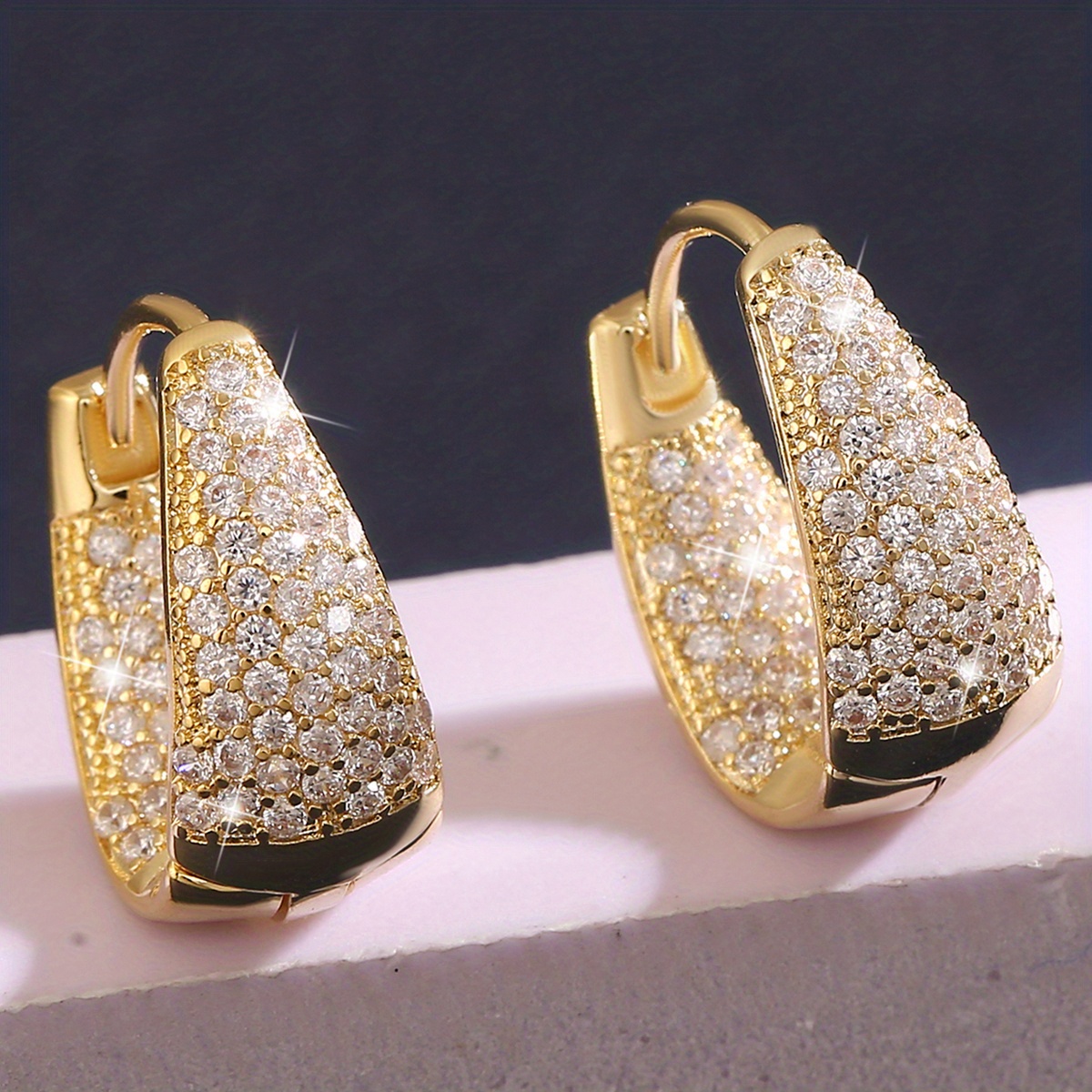 TEMU Aretes De Aro Elegantes Y Lujosos Con Forma De U Dorada Con Decoración De Circonita Brillante, Chapados En Oro De 18 Quilates, Joyería De Cobre,