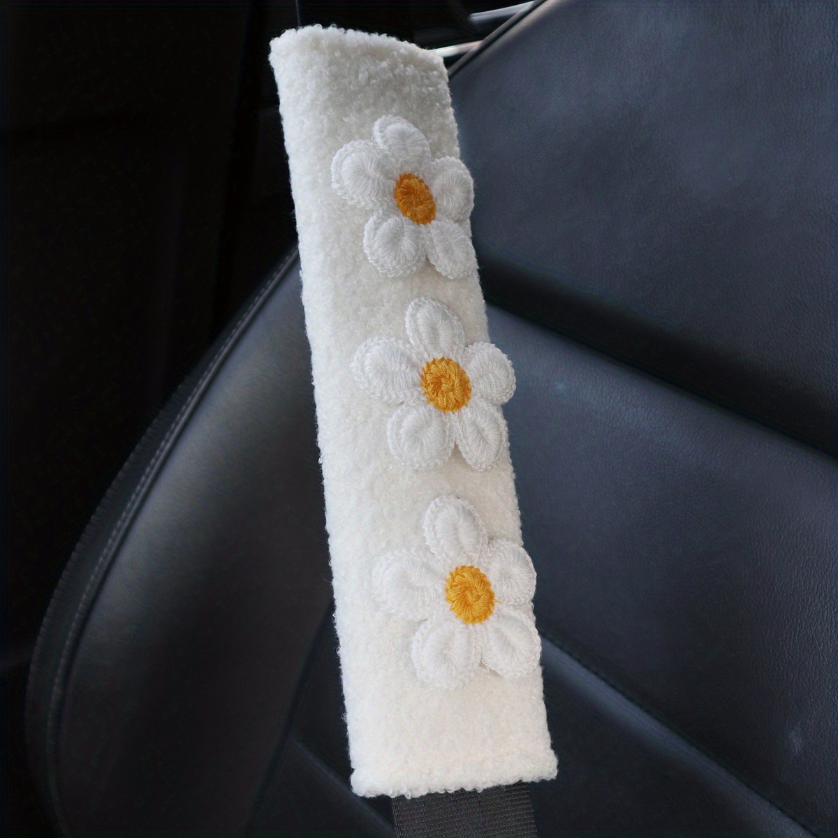 Image of 1pc Lamb Fleece Shoulder Pad Car Seat Belt Shoulder Cover, Small Floral Car Interior Decoration, Extended Plush Cartoon Creative Seat Belt Protector, Women' Accessories