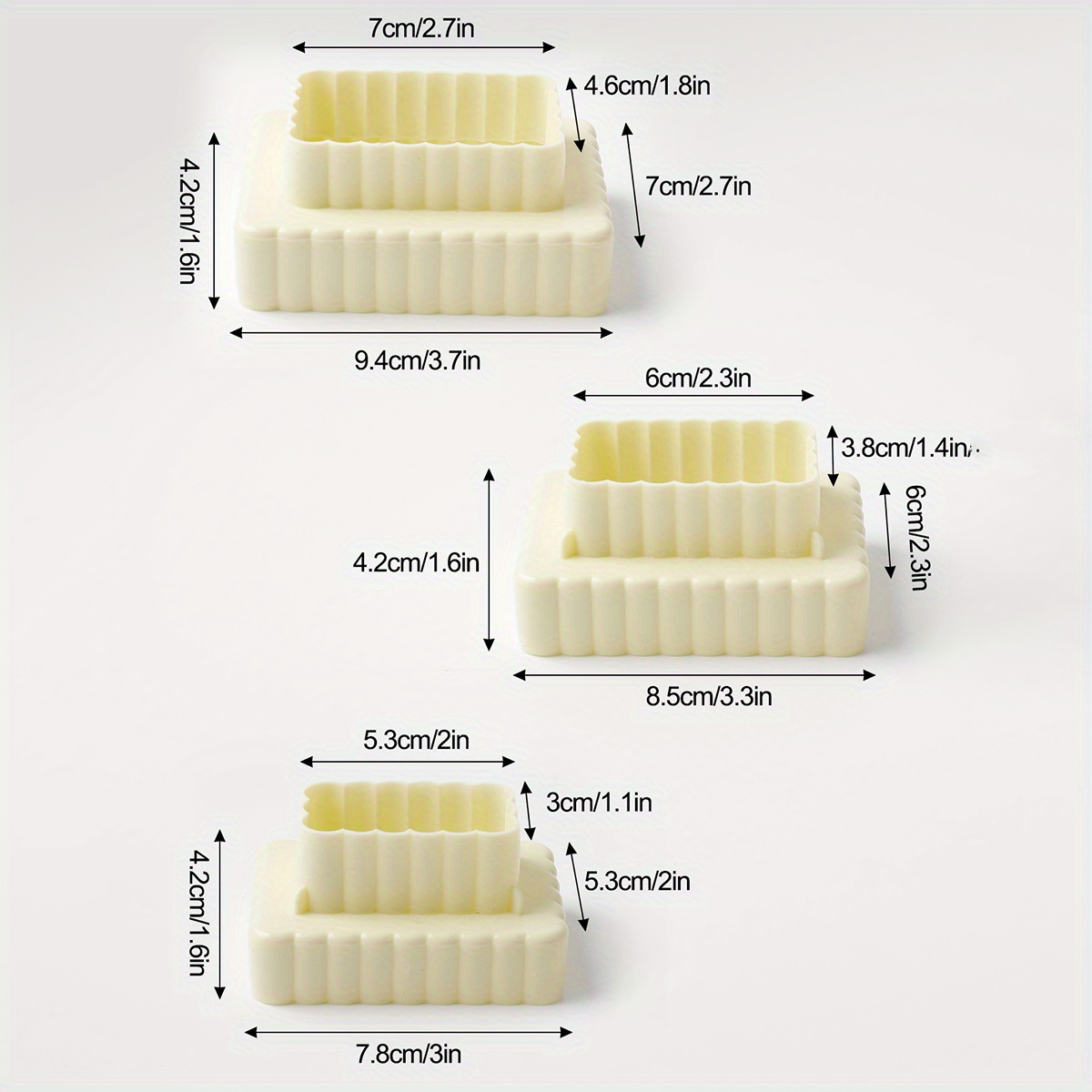 3pcs Plastic Cookie Cuttermaterial: Ppsize:small: 7.8*5.3*4.2cm, 15.5gmedium: 8.5*6*4.2cm, 19glarge: 9.4*7*4.2cm, 22.5gweight: 57g