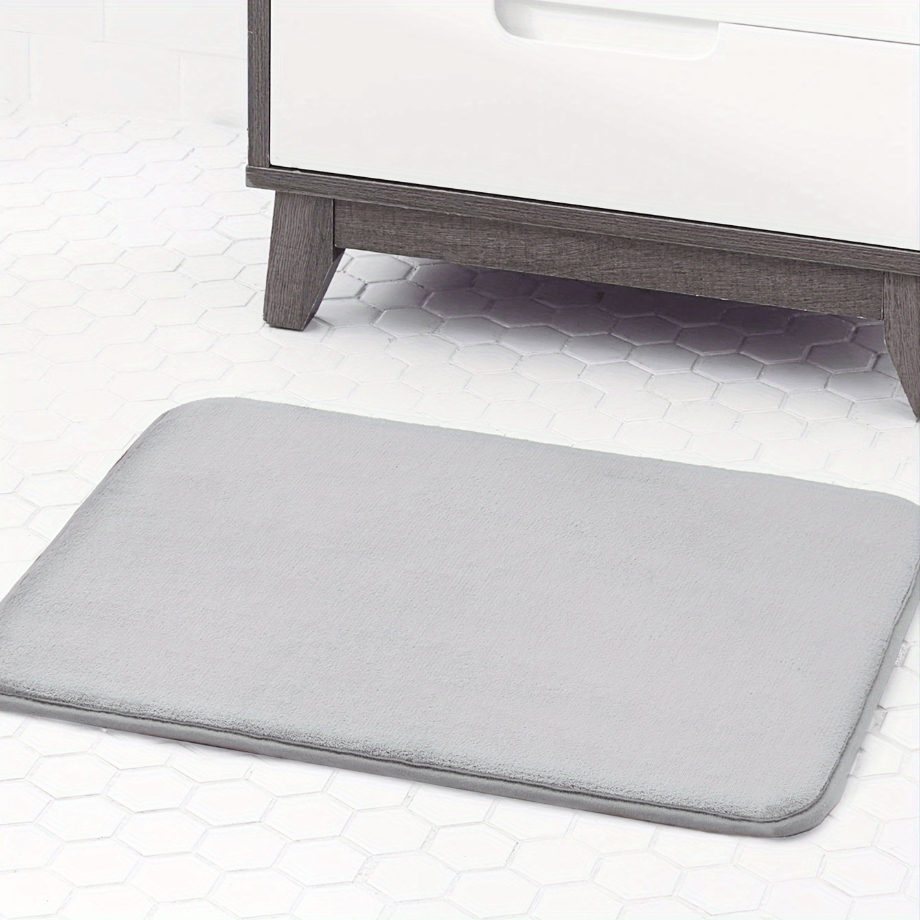 Olanly Non Slip Silicone Bath Mat Soft Memory Foam Foot Gray Bathroom Rugs  For Shower, Bathroom, And Stone Floor Super Absorbent And Quick Dry Gray Bathroom  Rugs From Nan0010, $13.47