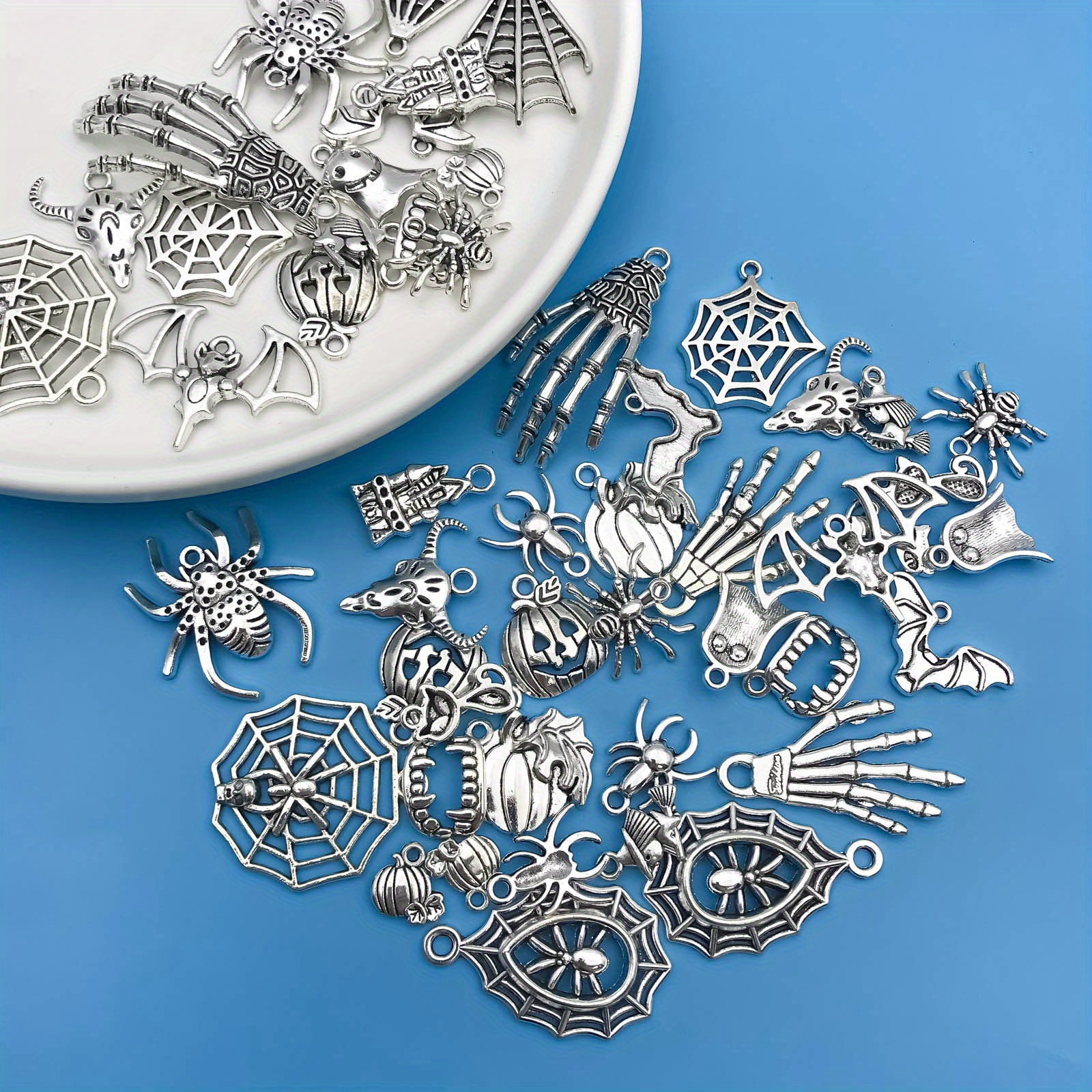 Randomly Mix 50Pcs/Set Zinc Alloy Antique Silver Halloween Series Spider Web Shaped Charms Pendants for DIY Necklace Bracelet Earrings Jewelry