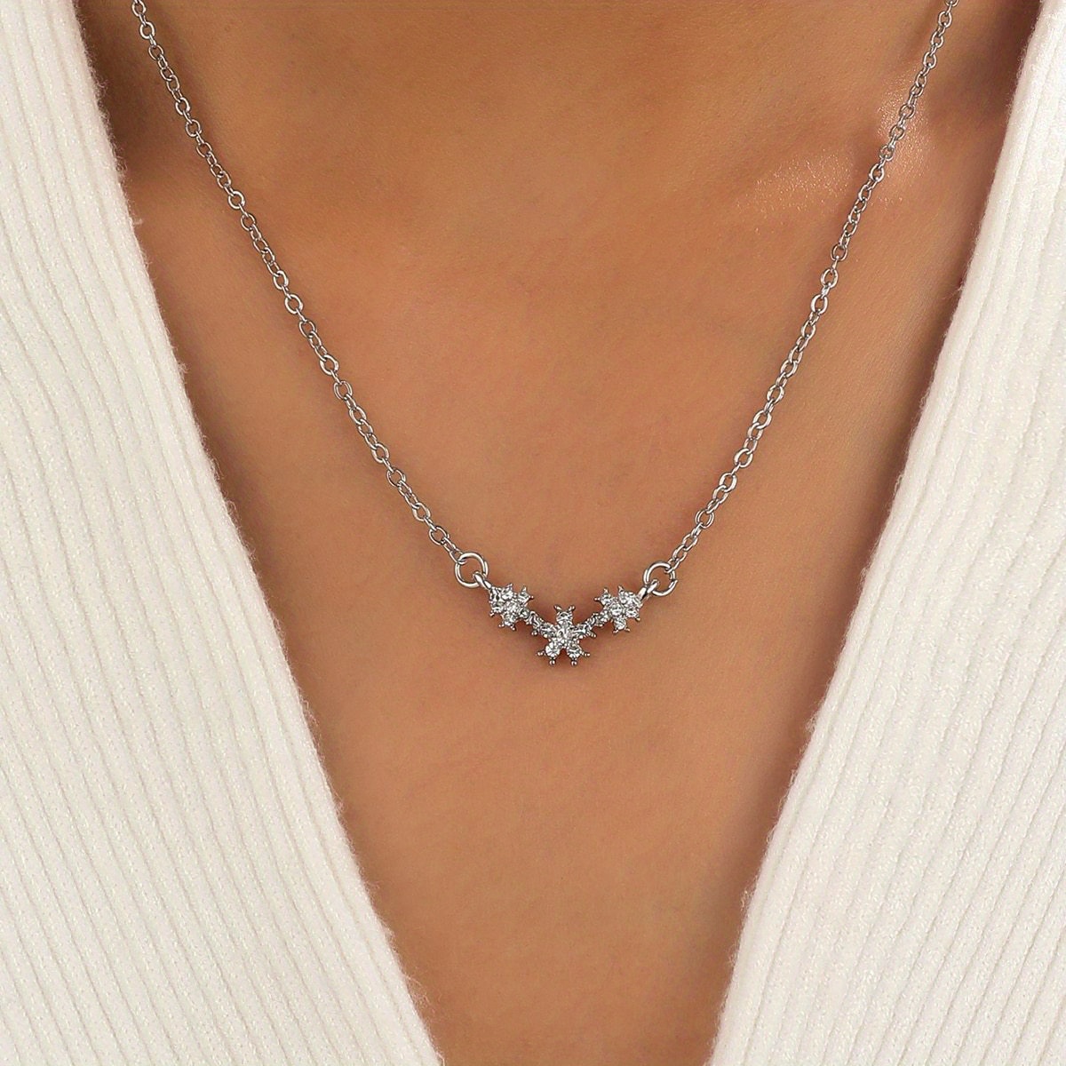 Pendant Necklace Dainty Rhinestone: Fashion Cute Charm Necklace