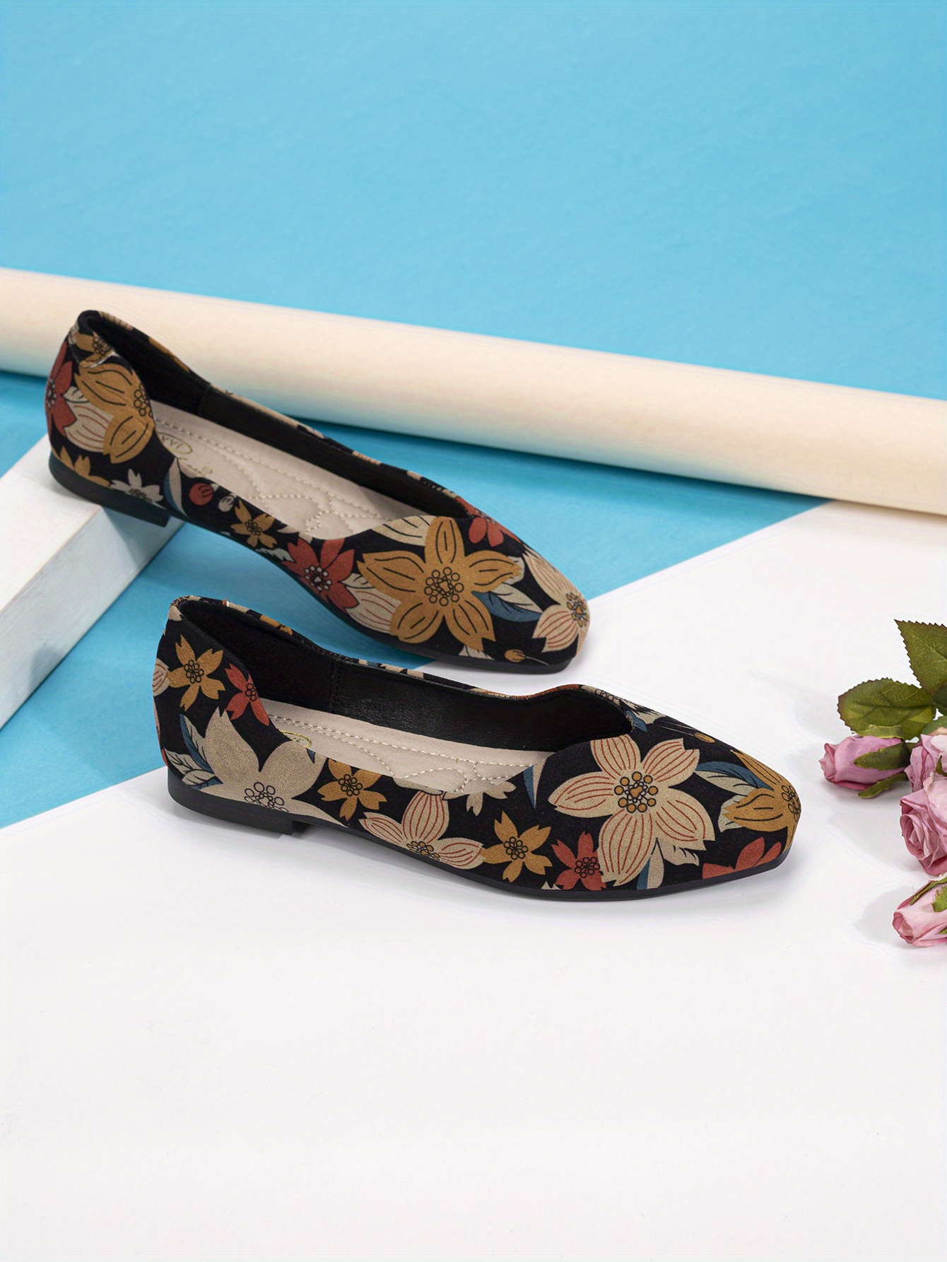 EMBROIDERED FLORAL FLAT SHOES