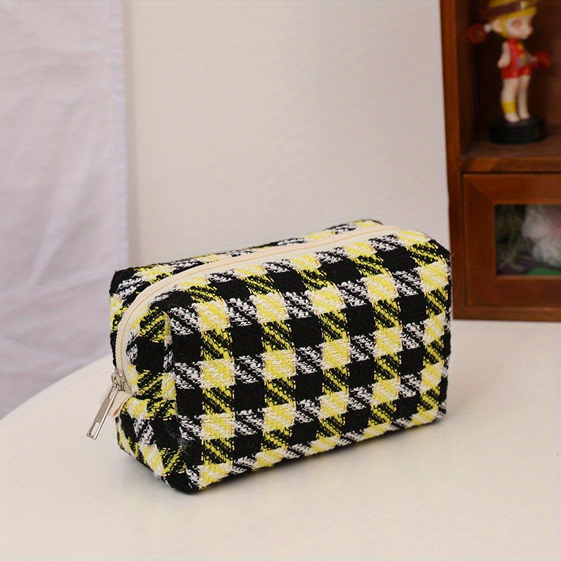 Large Capacity Travel Cosmetic Bag Plaid Checkered Makeup Bag