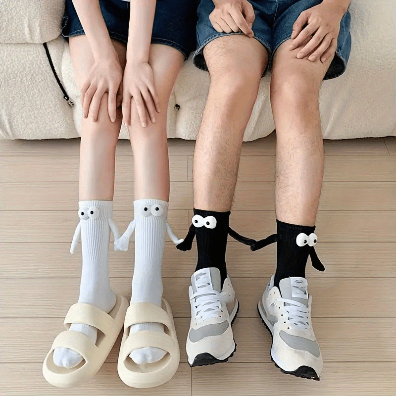 

2 Pairs Creative Sweat-absorbing Mid-calf Socks With 3d Magnetic Hand Holding Dolls
