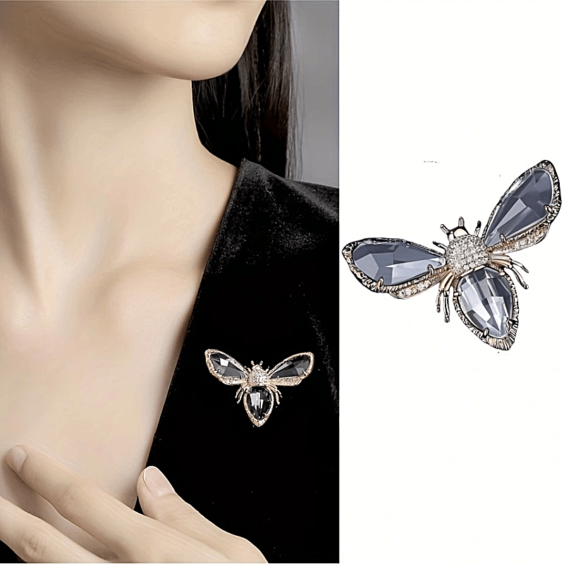 

Exquisite Bee Shape Copper Brooch Pin Inlaid Shiny Zircon Ladies Cardigan Suit Collar Pin Brooch