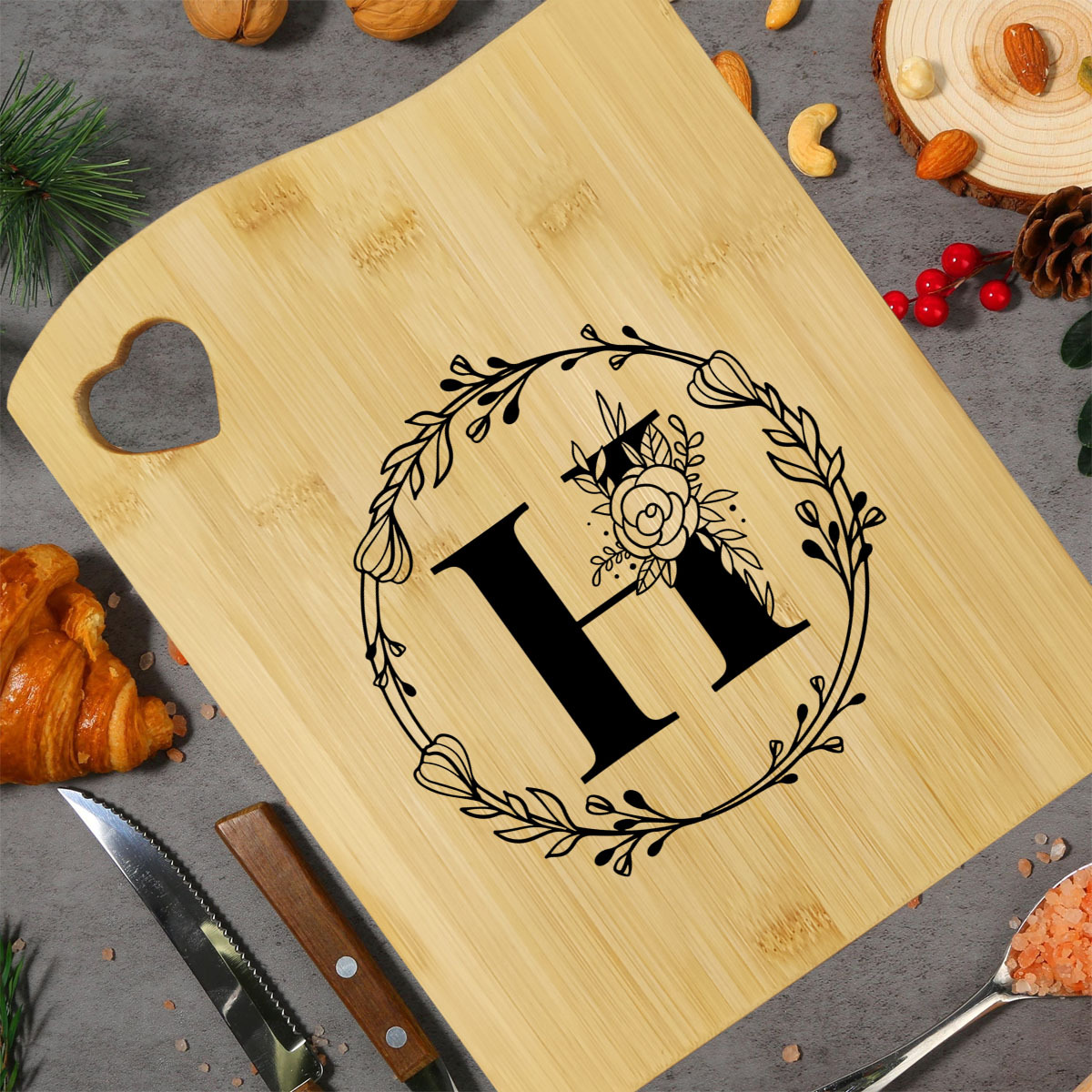 

1pc, Chopping Board Monogrammed Cutting Board - Wedding Gift For Couples Bamboo Cutting Board With H- Birthday Gift For Mom And Grandma,sister,dad Kitchen Accessories