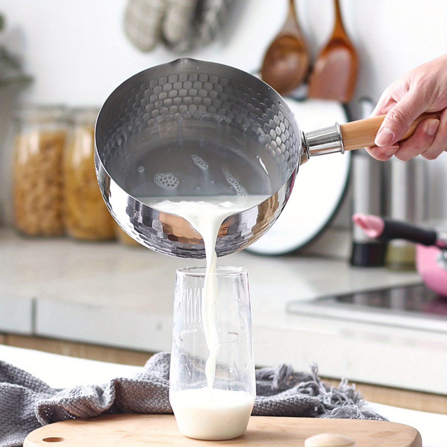  Cacerola japonesa de leche negra con labio vertido, cacerolas  para placas de inducción, olla de leche de cerámica con tapa colorida, para  cocinar leche, gachas, comida complementaria rojo-olla de 1 litro (