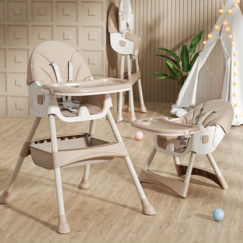 Mesa de bebe para comer con bandeja extraíble y silla pagable.