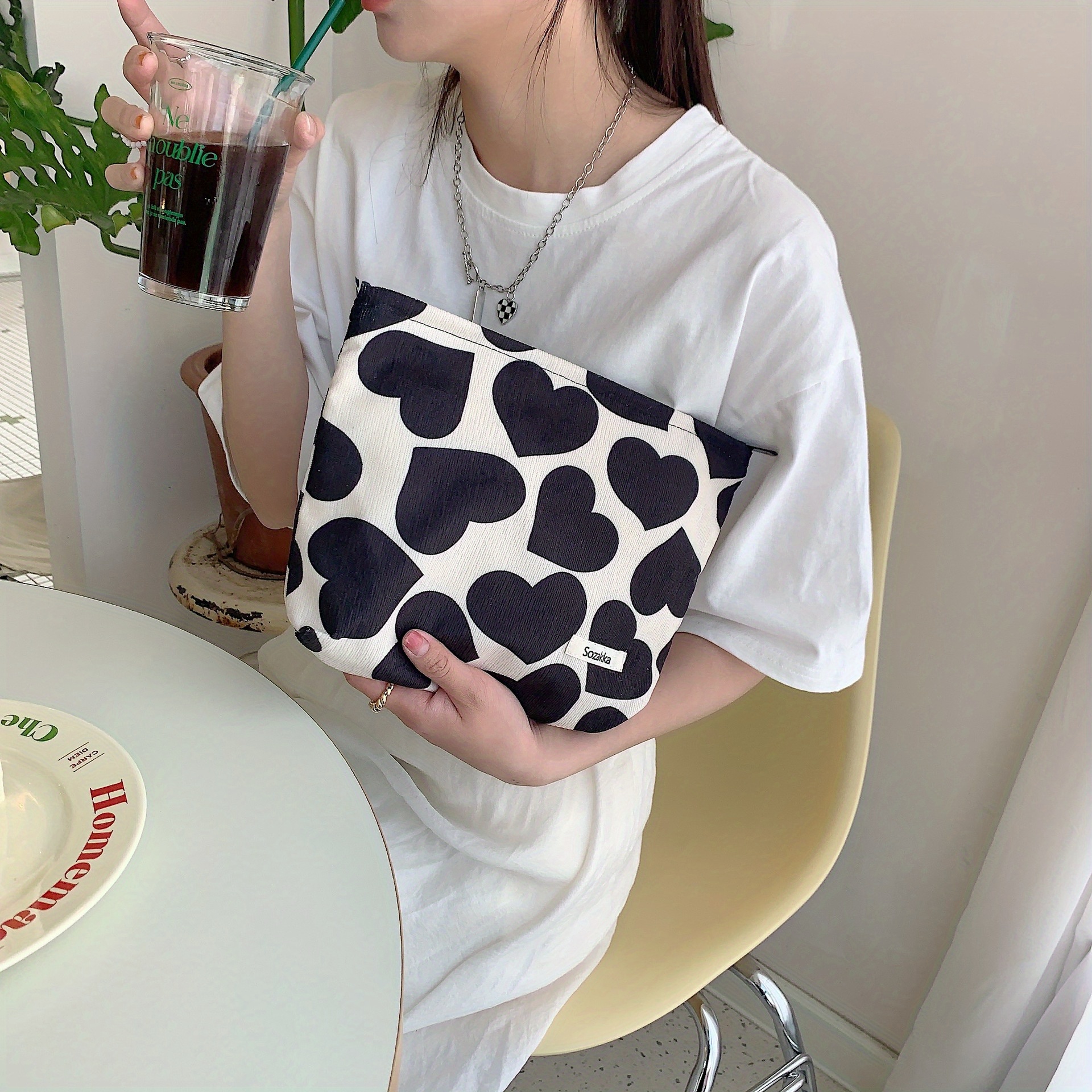 1pc Heart Pattern Makeup Bag, Roomy Travel Zipper Cosmetic Pouch, Toiletry Organizer For Women
