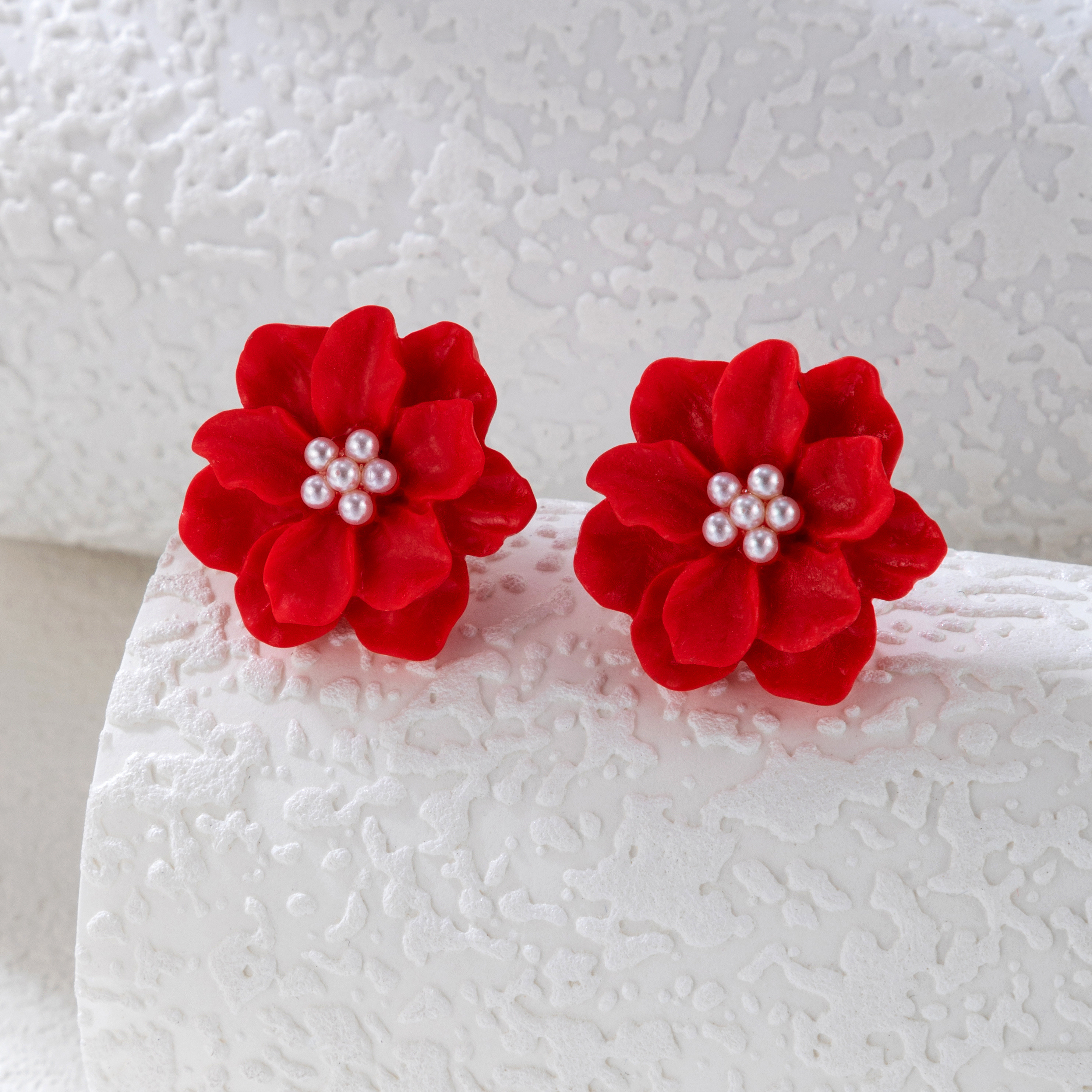 New Minimalist Versatile Exaggerated Camellia Flower Earrings, Fresh And Elegant Three-dimensional Red Flower With Studs