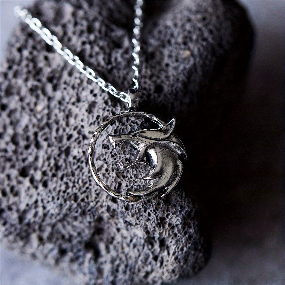 Gothic Retro Silvery Hollow Wolf Pattern Pendant Necklace Bohemian Women's Necklace Holiday Gift