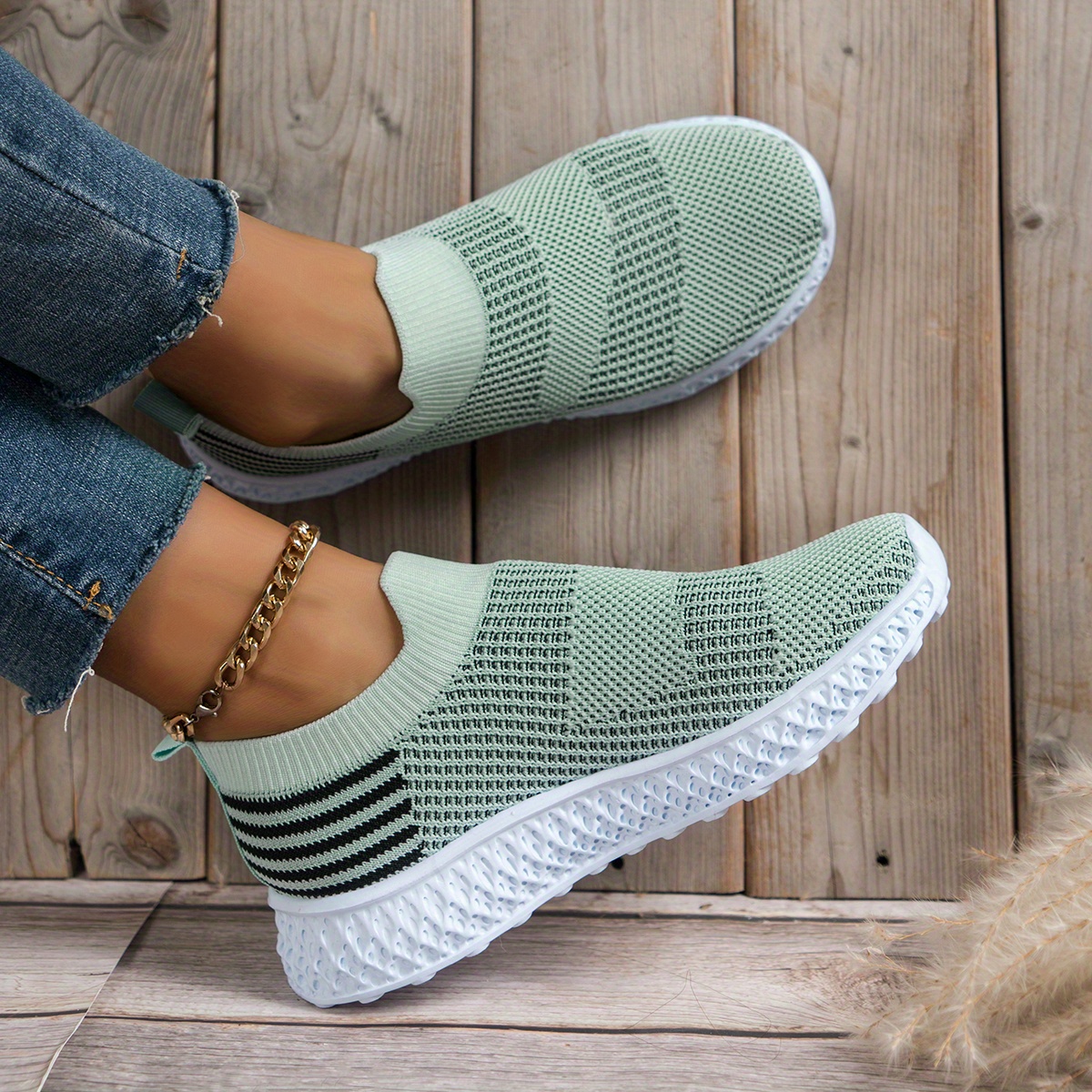 Women Slip On Walking Shoes Mesh Breathable Lightweight Casual Orthopedic Sneakers Spring Summer Sport Shoe Ladies Wide Fit Trainers Plus Size Soft