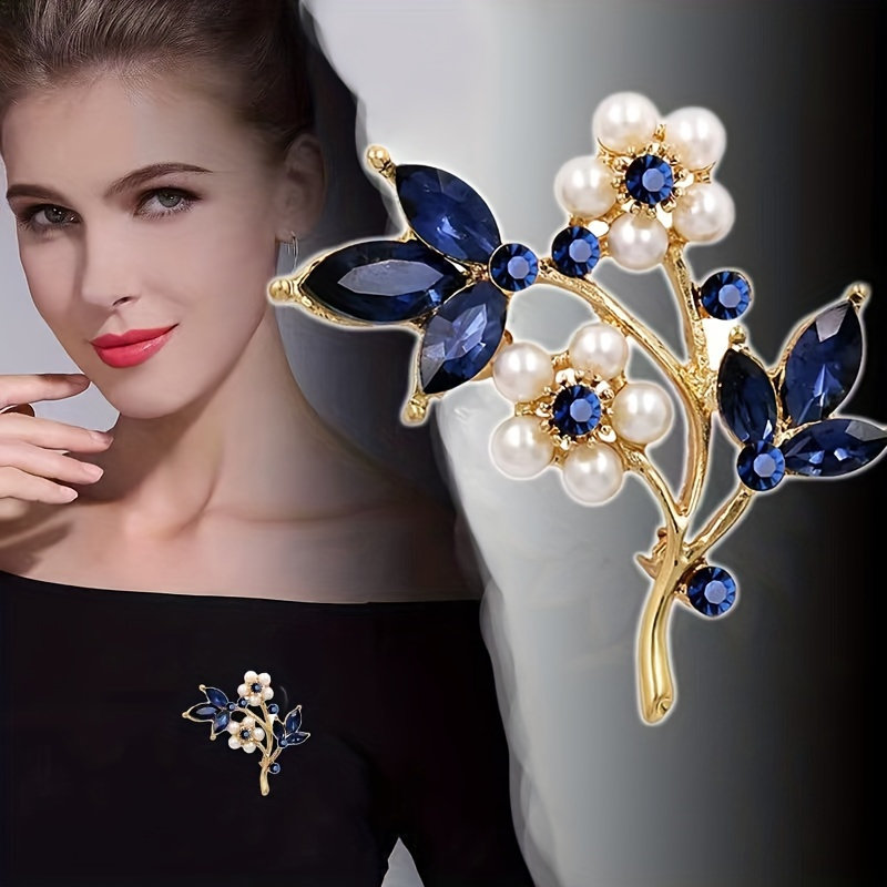 Broche de flores en tono dorado para mujer, broche de cristal de perlas de  diamantes de imitación, accesorios de ropa elegantes (color dorado, tamaño