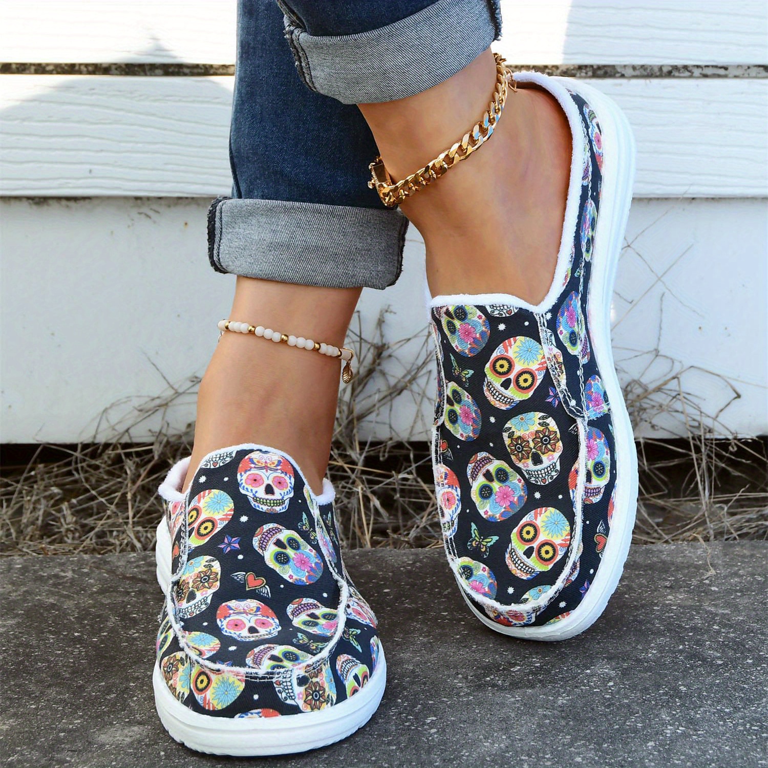 Skull Pattern Slip On Casual Flat Walking Shoes