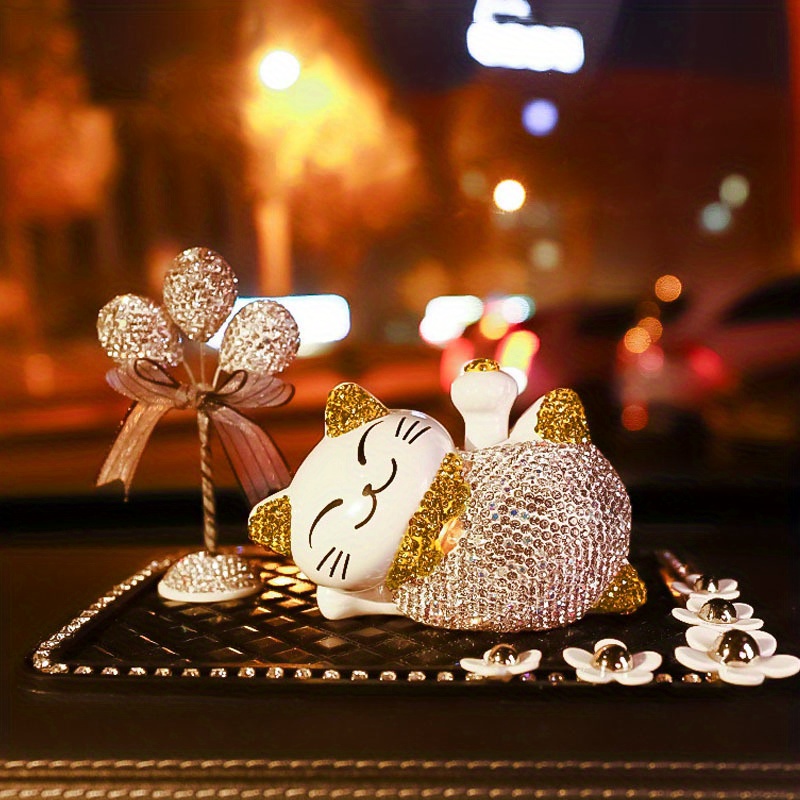 Rétroviseur De Voiture Pendentif Mignon Balançoire Chat Porte-bonheur  Suspendu Ornement Auto Décoration Intérieure Voiture Charme Voiture  Accessoires Femmes (perles En Motifs Aléatoires) - Temu Canada