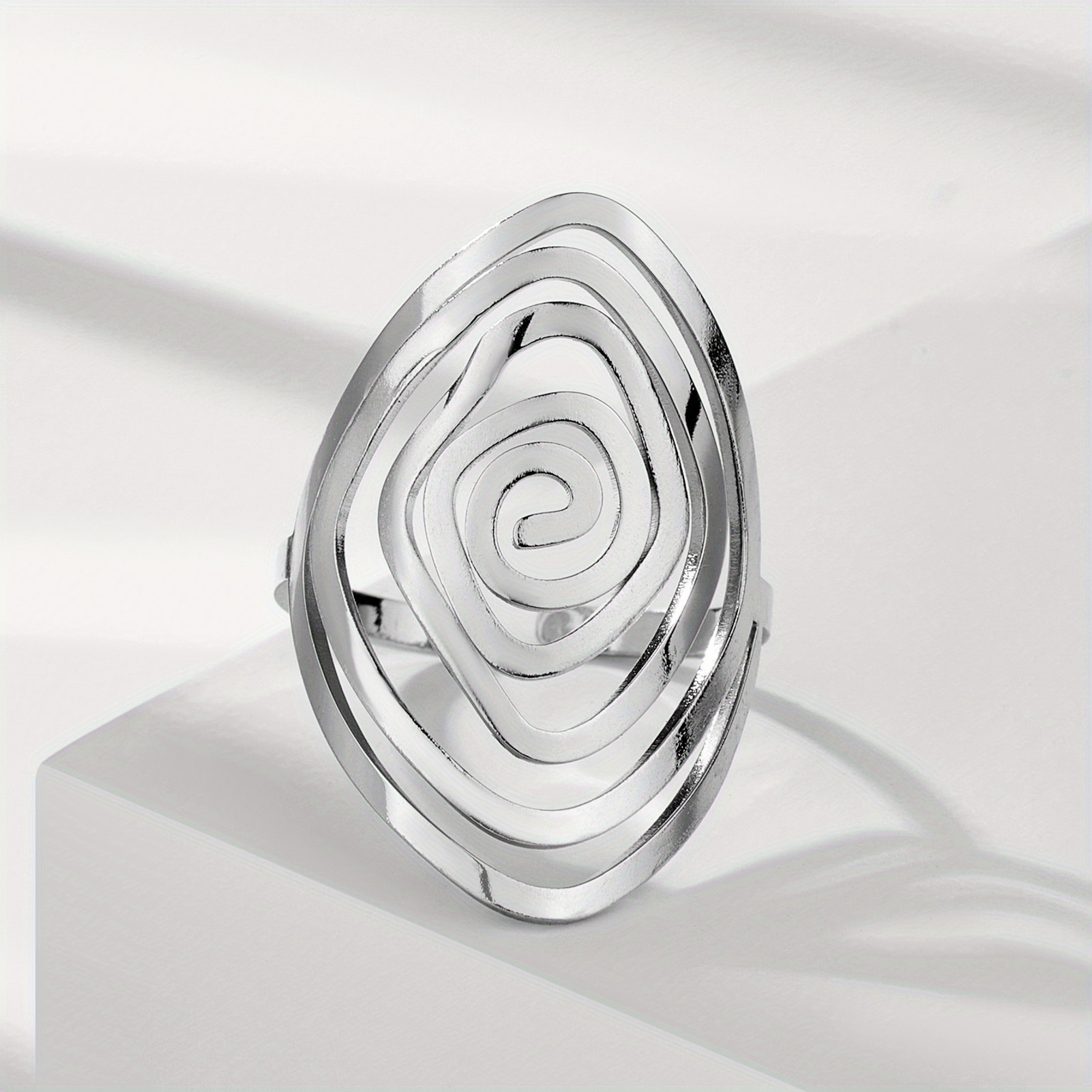 Bague Femme Dorée Géométrique – Acier Inoxydable – Taille Ajustable – Style Moderne