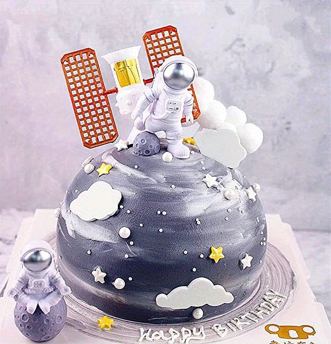 Astronaut Birthday Cake, Food & Drinks, Homemade Bakes on Carousell