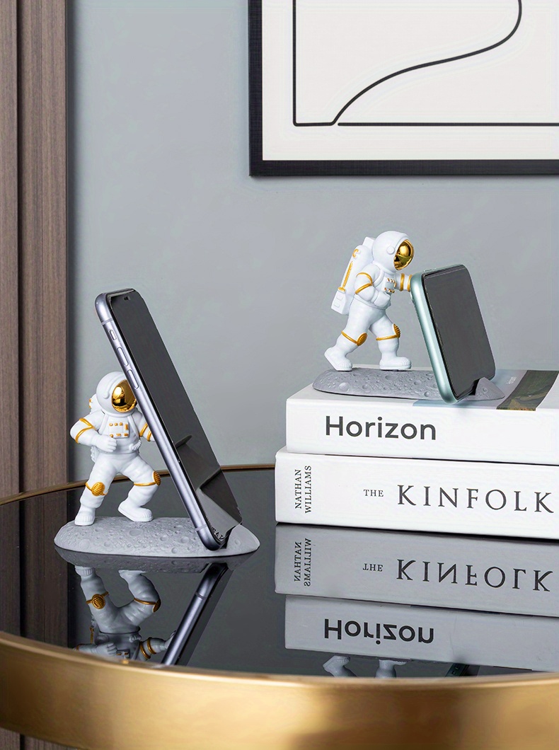  OHPHCALL 4 Pcs Astronaut Business Card Holder Spaceman Desktop  Decor Astronaut Model Adornment Adorable Astronaut Desktop Decor Outer  Place Holder Spaceman Decorations Wedding Table Numbers : Office Products