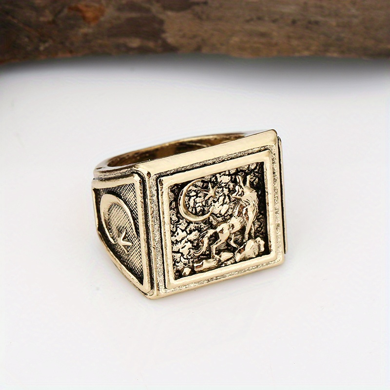 Men's Vintage Ring With Wolf & Moon Pattern