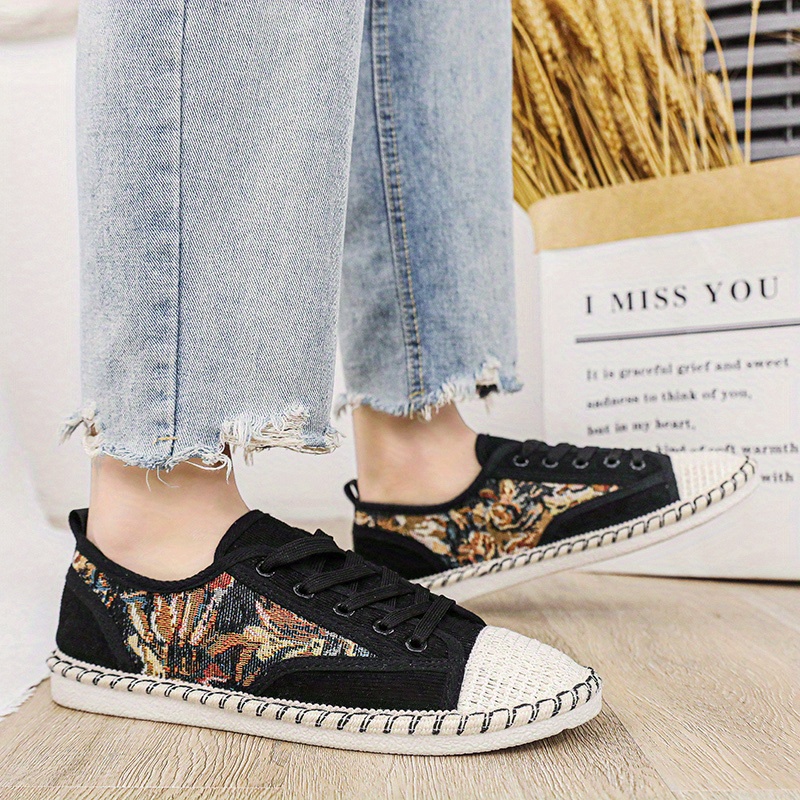 Men's And Women's Walking Shoes With Flower Embroidery, Soft Soles Canvas  Shoes, Comfortable Lightweight Shoes For Spring - Temu Italy