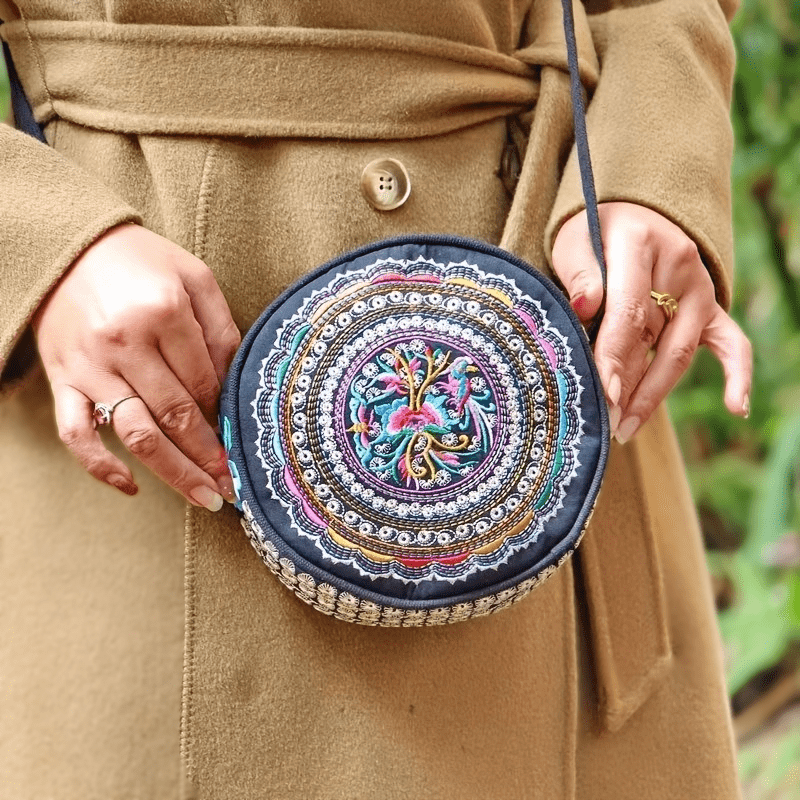 Graphic Embroidery Circle Pattern Crossbody Bag, Adjustable Strap