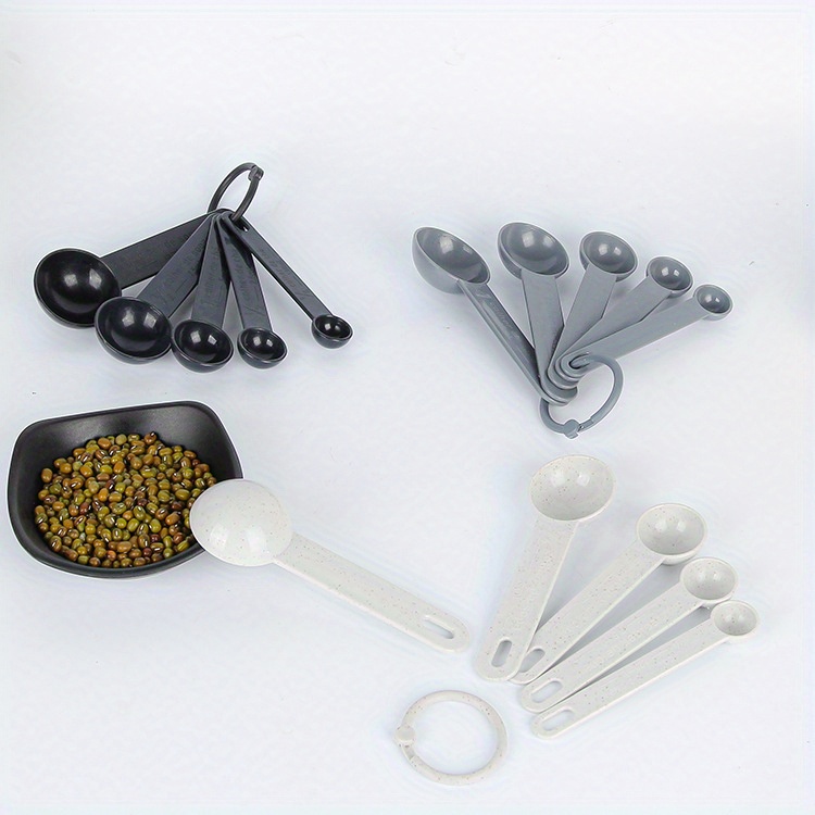 XINGSUI Ensemble de cuillères doseuses, 5 cuillères doseuses de couleurs de  différentes capacités, cuillères doseuses en plastique pour outils de  mesure de liquides et de poudres : : Cuisine et Maison