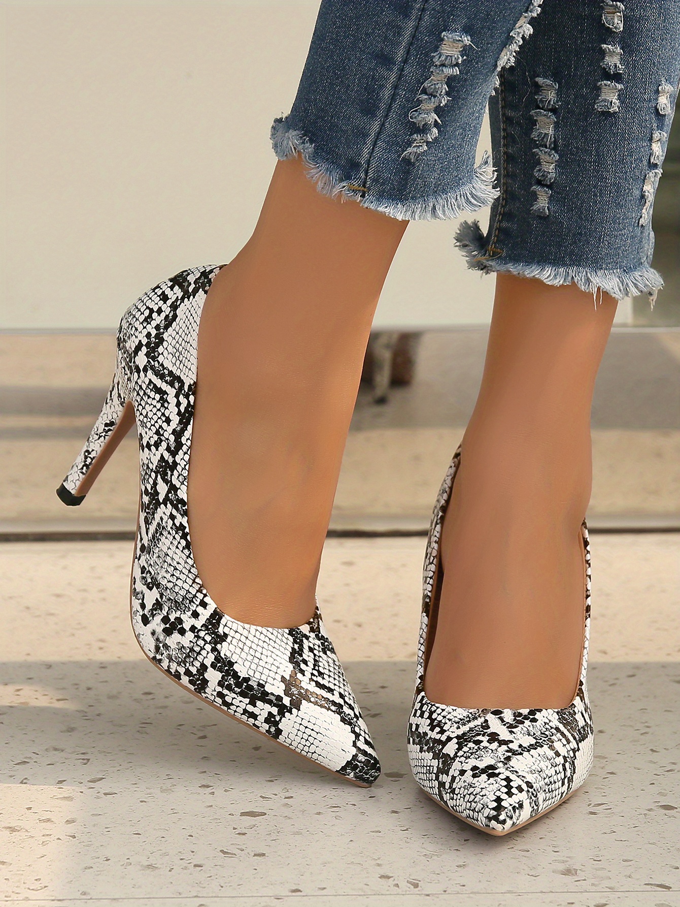 Snake print best sale pointed toe heels