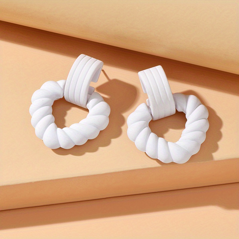 Sweet, Fresh, Heart-shaped Hollow Circle Earrings, And Versatile Earrings For Women