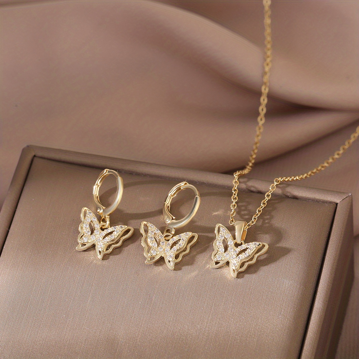 Image of 3pcs Set, 14k Golden Plated Copper Jewelry, Synthetic Zirconia Wing Pendant Earrings And Necklace, Luxurious , Daily Wear, Mother's Day Gift, Accessory