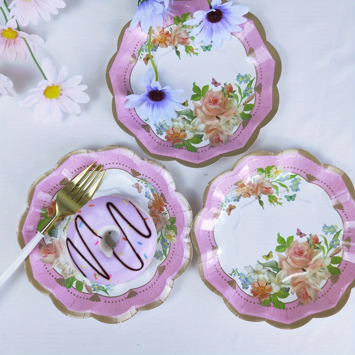 Pink Scalloped 9 Inch Paper Plates