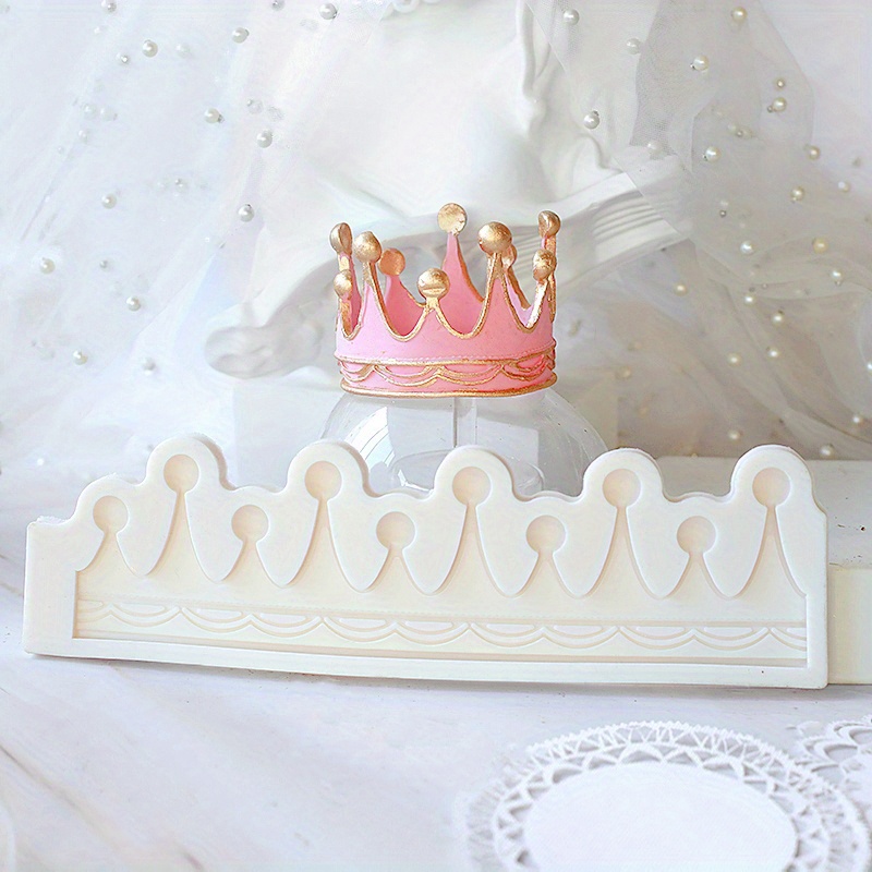 Moule en silicone avec couronne 3D de 33 cm de long en forme de couronne en  forme de dentelle et de pâte à sucre pour décoration de mariage :  : Cuisine et