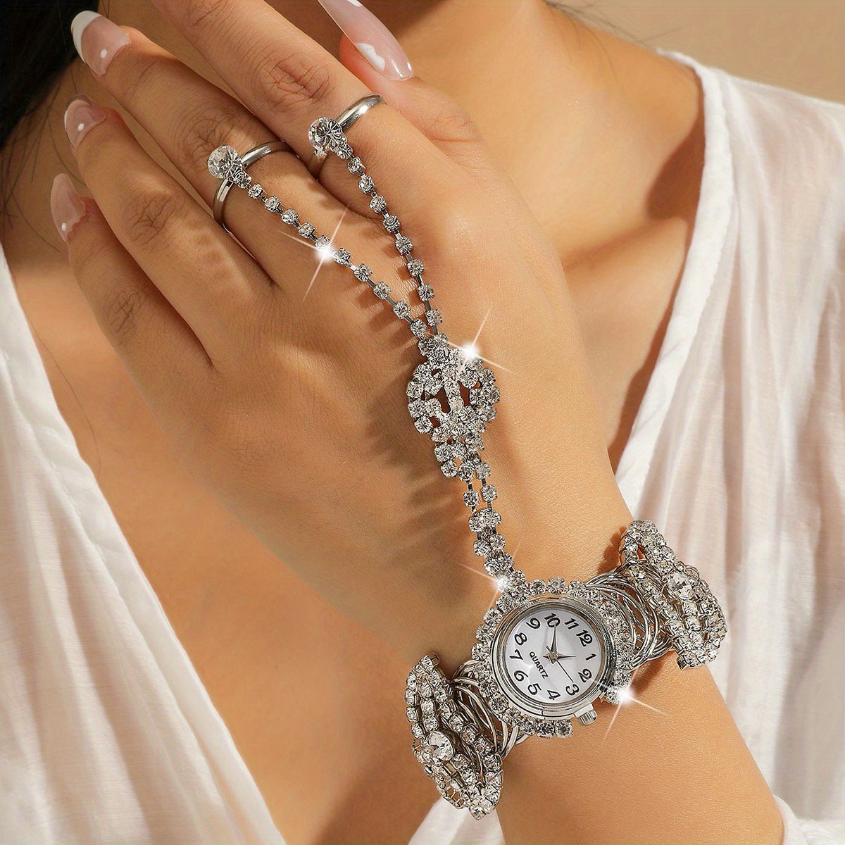Women Shiny Rhinestone Chain Tassel Watch Gorgeous Round  display picture 1