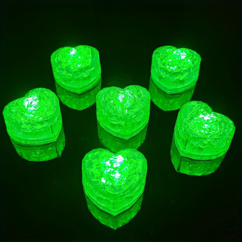LED dióda v tvare lásky Farebná blikajúca lampa ľadových kociek sa ...