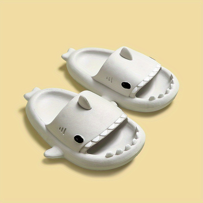 Shark hot sale slippers kids