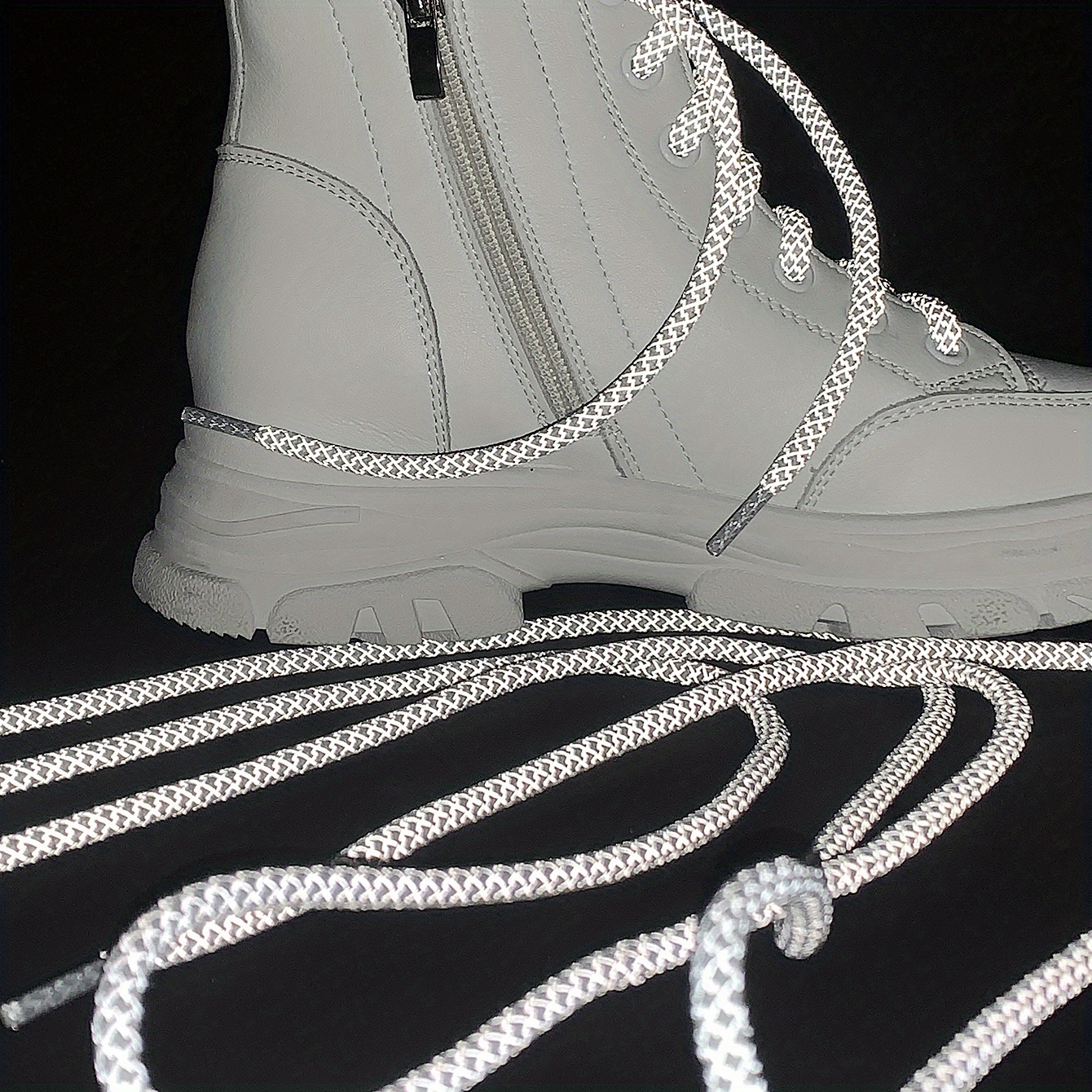 TEMU 1 Paire de Lacets Réfléchissants Blancs Pour Chaussures de Sport Ronds