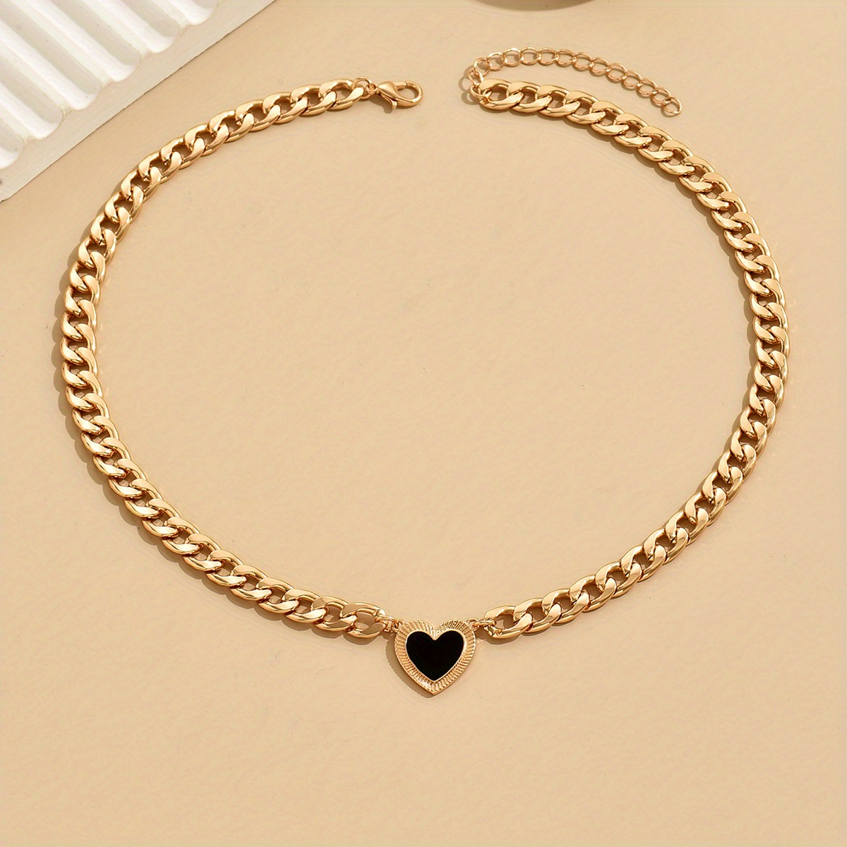 black heart-shaped pendant chunky cuban chain, stylish punk hip hop accessories for girls, ideal choice for gifts golden metal chain with black heart 5