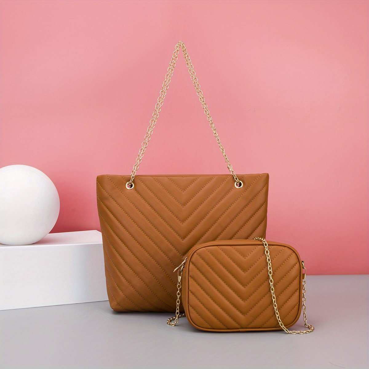 Minimalist Quilted Chain Tote Bag