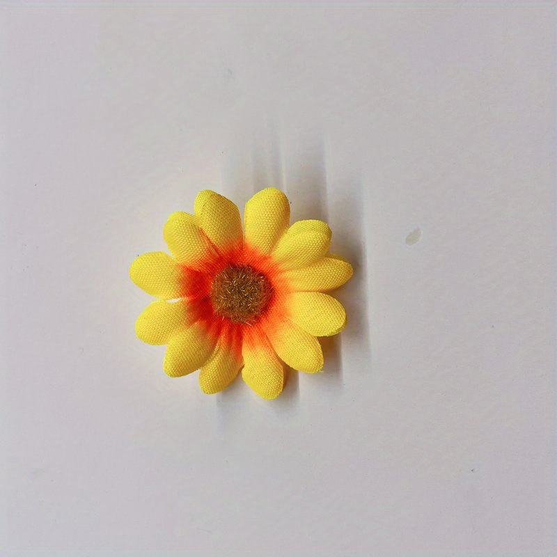 Framendino, 200 Pack Small Fake Flowers for Crafts Multicolor Mini Silk  Daisy Flower Heads for Wedding Home Decor DIY Scrapbooking Garland Wreath