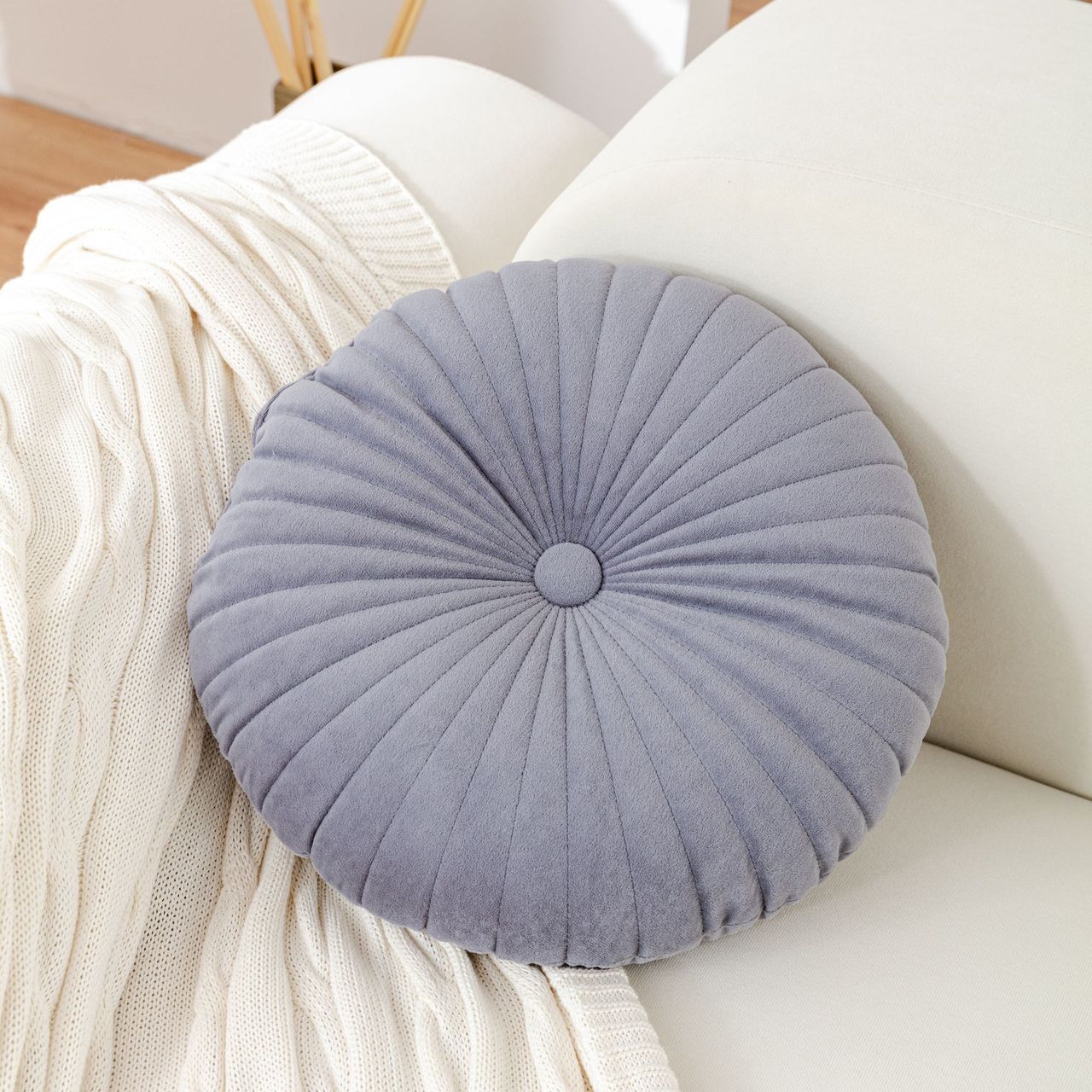 Floor back outlet pillow