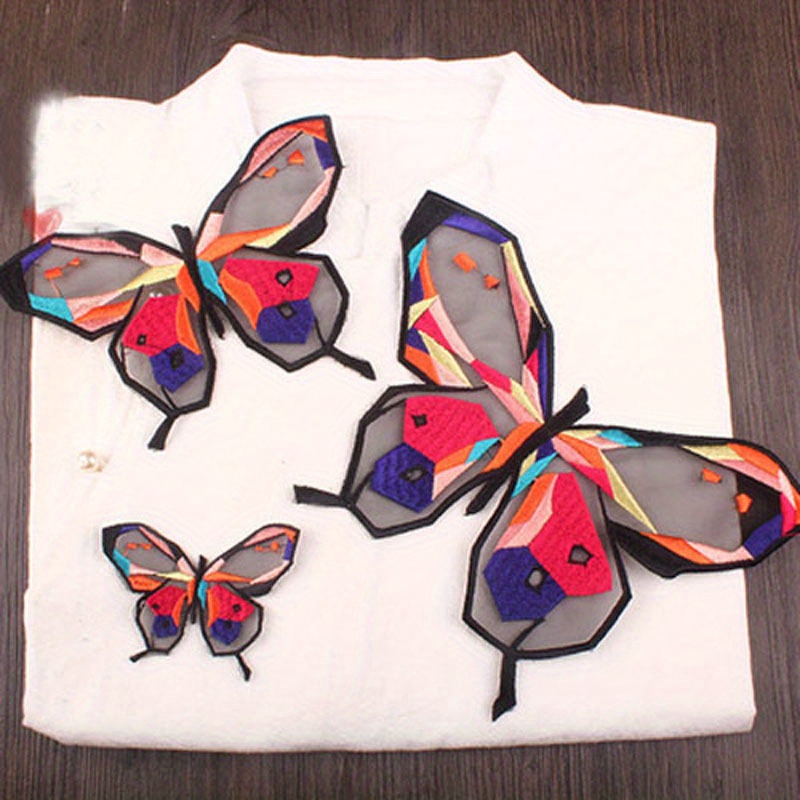 E-shop 1 Set (3 Stück) Cartoon Bunte Schmetterling Stoffpatch Mode Kleidung Zusätze Exquisite Dreidimensionale Schmetterling Stickerei Stoffpatch Ohne