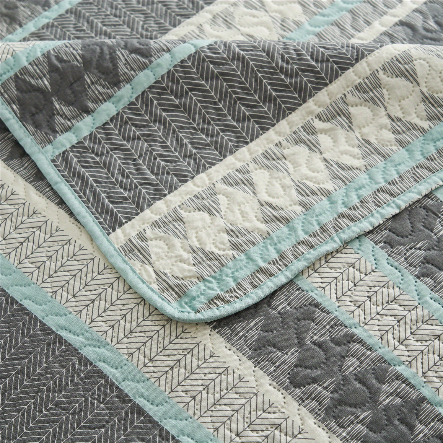 Blue Stripe Patchwork Bedspread, Light and Soft Reversible Quilt