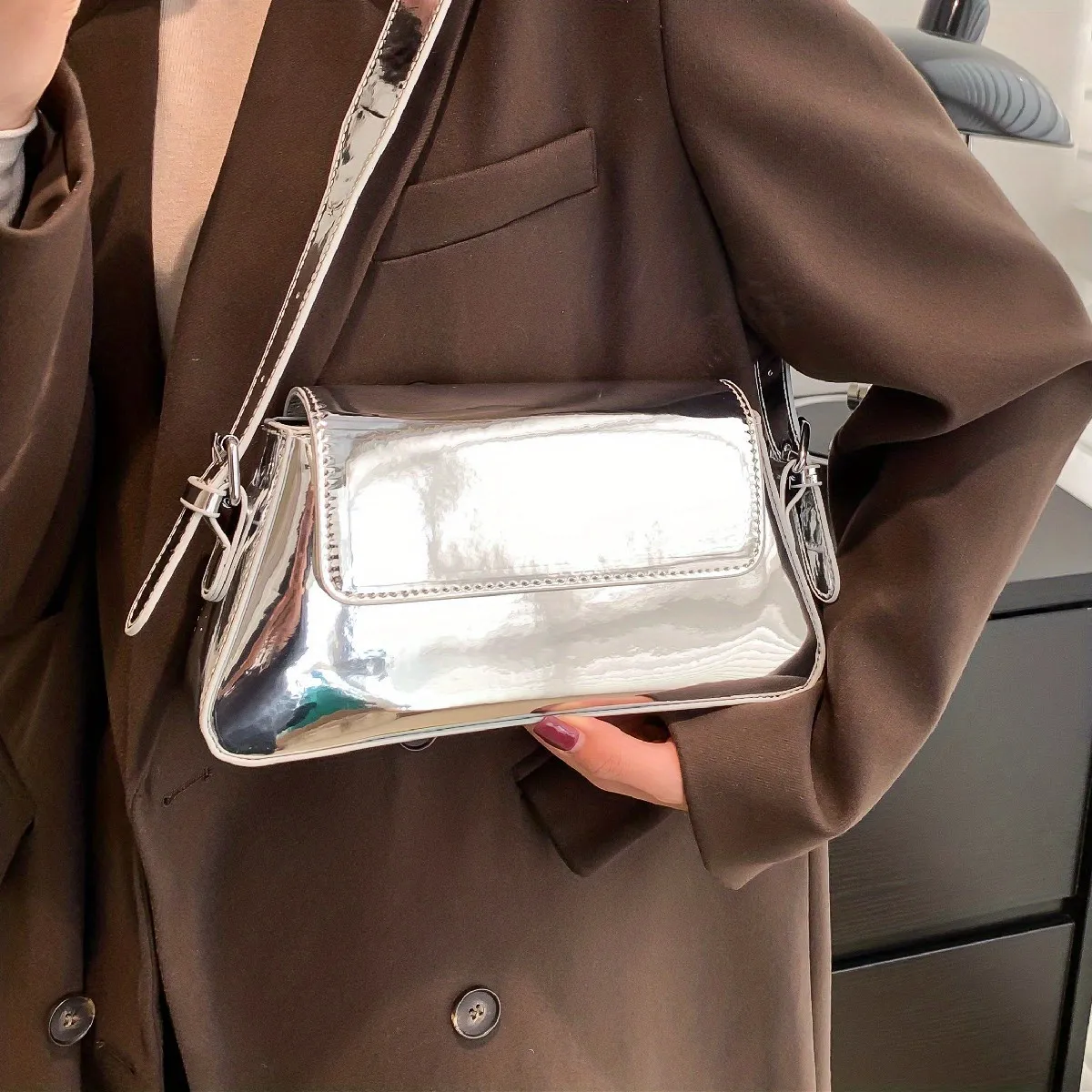 1pc Solid Color Silver Mirror Coated Pu Mini Flap Crossbody Bag Suitable  For Women's Daily Casual Use