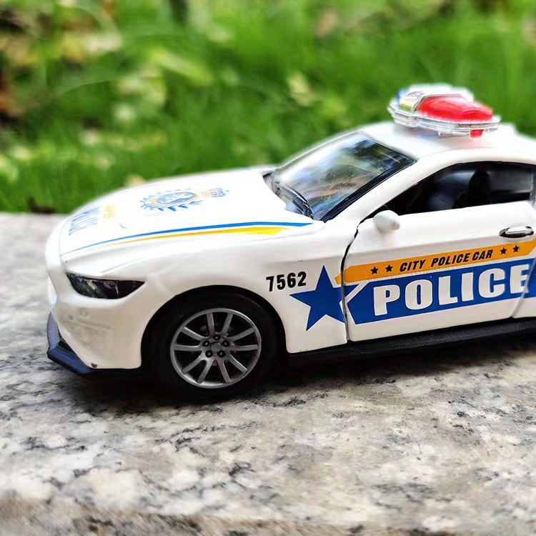 1:36 Alloy Pull-Back Police Car Toy - Double Driving Door Sports Car Model  for Kids