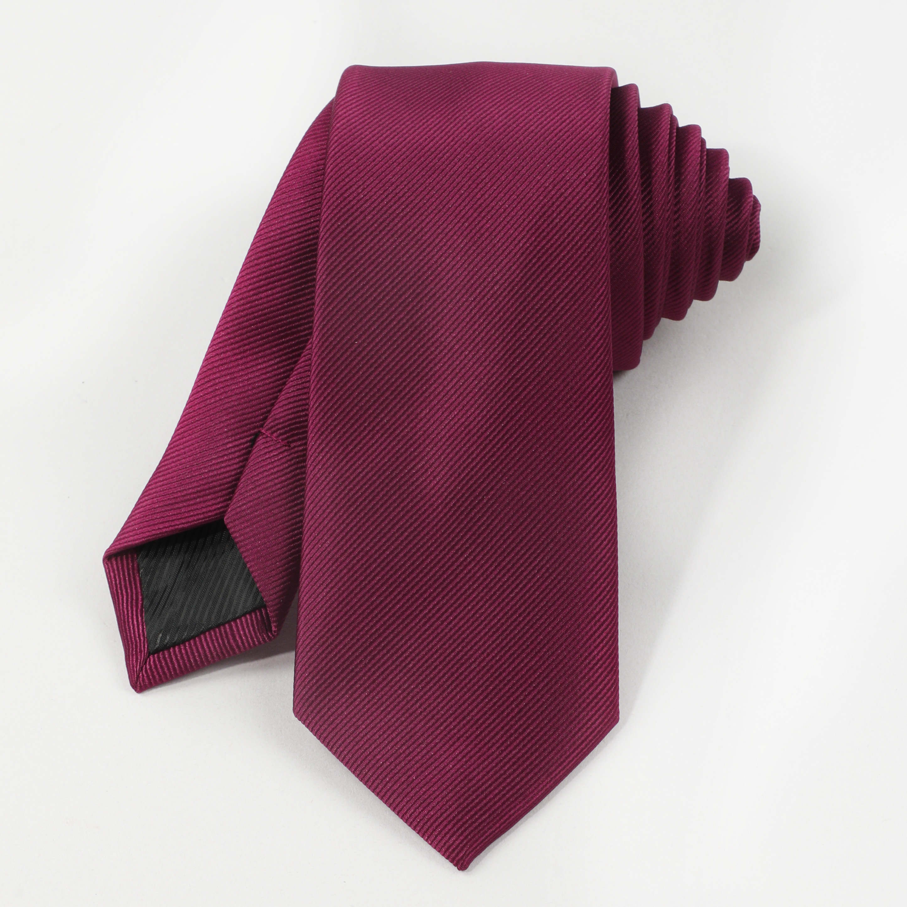 Elegant wool tie in pink colour