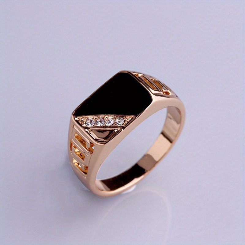 Male finger store ring design