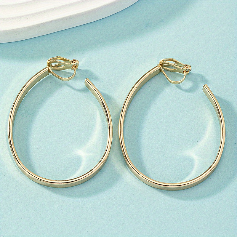 Image of Dongdaemun Fashion Metallic Geometric Minimalist Circle Ear Hoop No Piercing Women's Korean Temperament Trendy Cold Style Ear Clip
