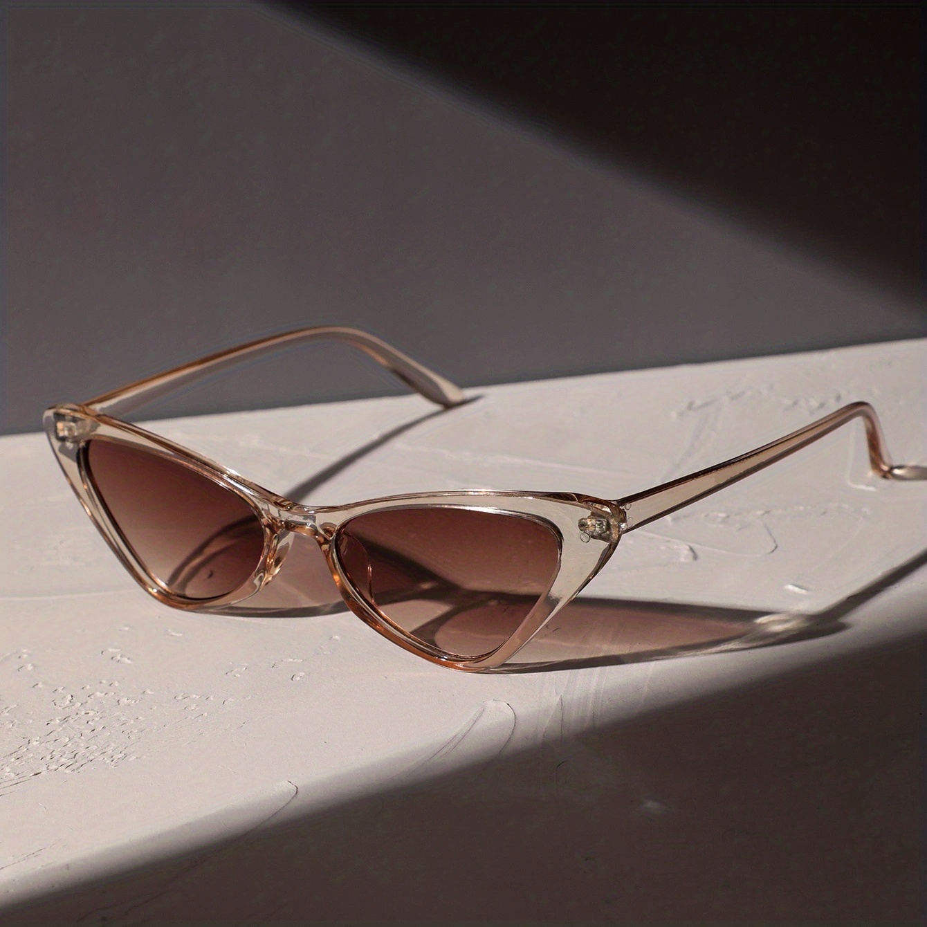 Gafas de sol de ojo de gato vintage para mujer, lentes de sol de cadena de  metal pequeño, anteojos elegantes, tendencia, tonos de moda - Temu Chile