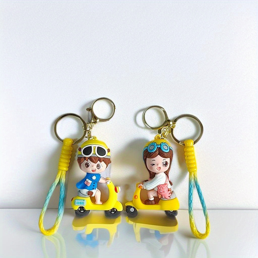 Creative cartoon Snoopy keychain trend Charlie doll car keychain pendant  fashion small gift Black Multi 